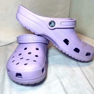 Crocs unisex man’s 6 woman’s Sz8 Preowned good condition.